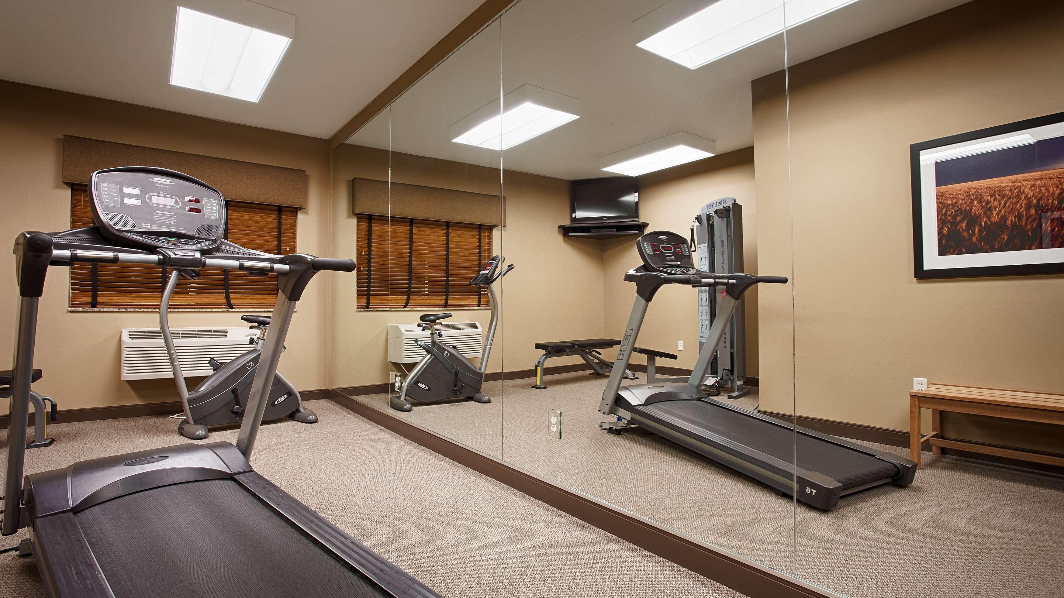 Best Western Plus Night Watchman Inn & Suites Greensburg Buitenkant foto
