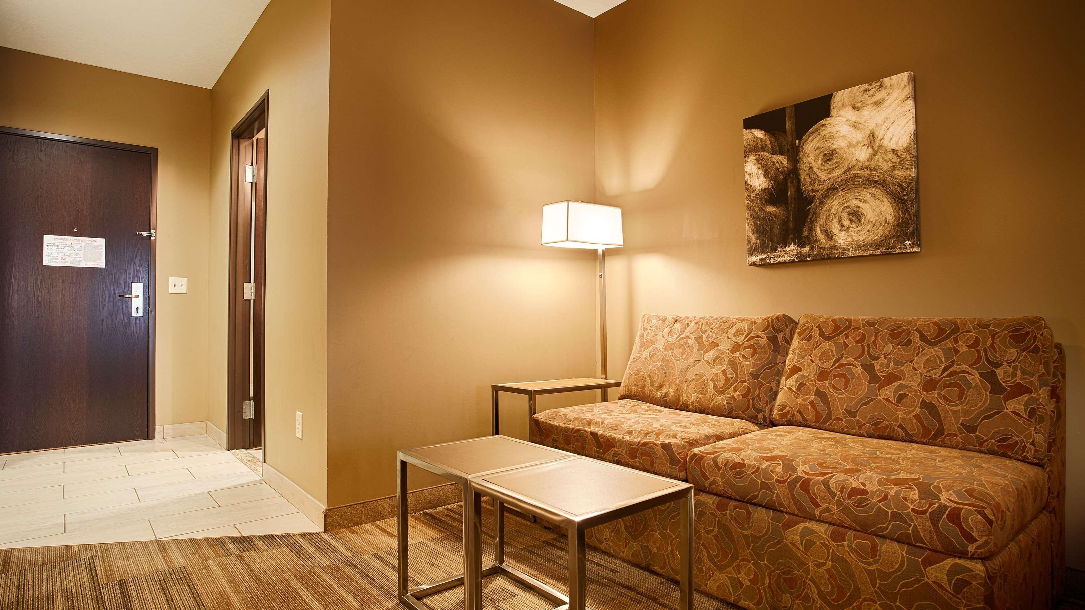 Best Western Plus Night Watchman Inn & Suites Greensburg Buitenkant foto