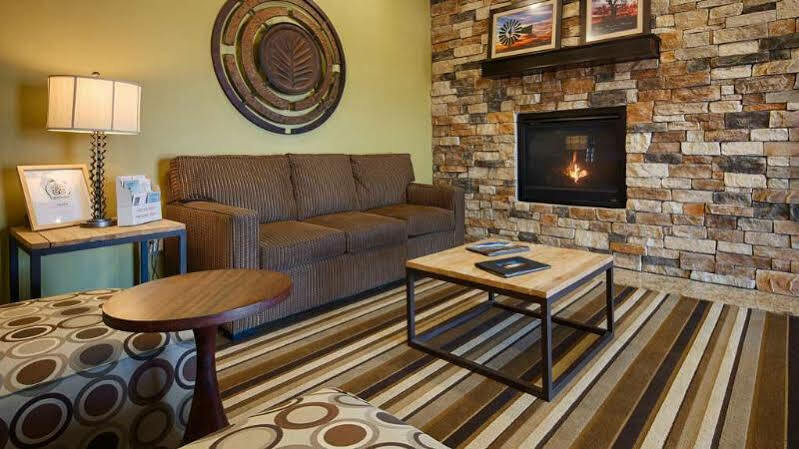 Best Western Plus Night Watchman Inn & Suites Greensburg Buitenkant foto