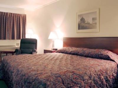 Best Western Plus Night Watchman Inn & Suites Greensburg Buitenkant foto